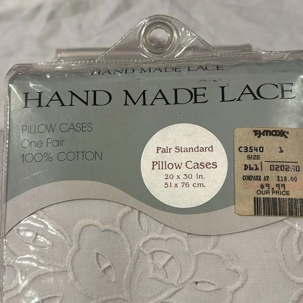 Hand Made Lace Vintage 90's Salzburg Pillow Case 1 Pair Standard - Picture 3 of 4